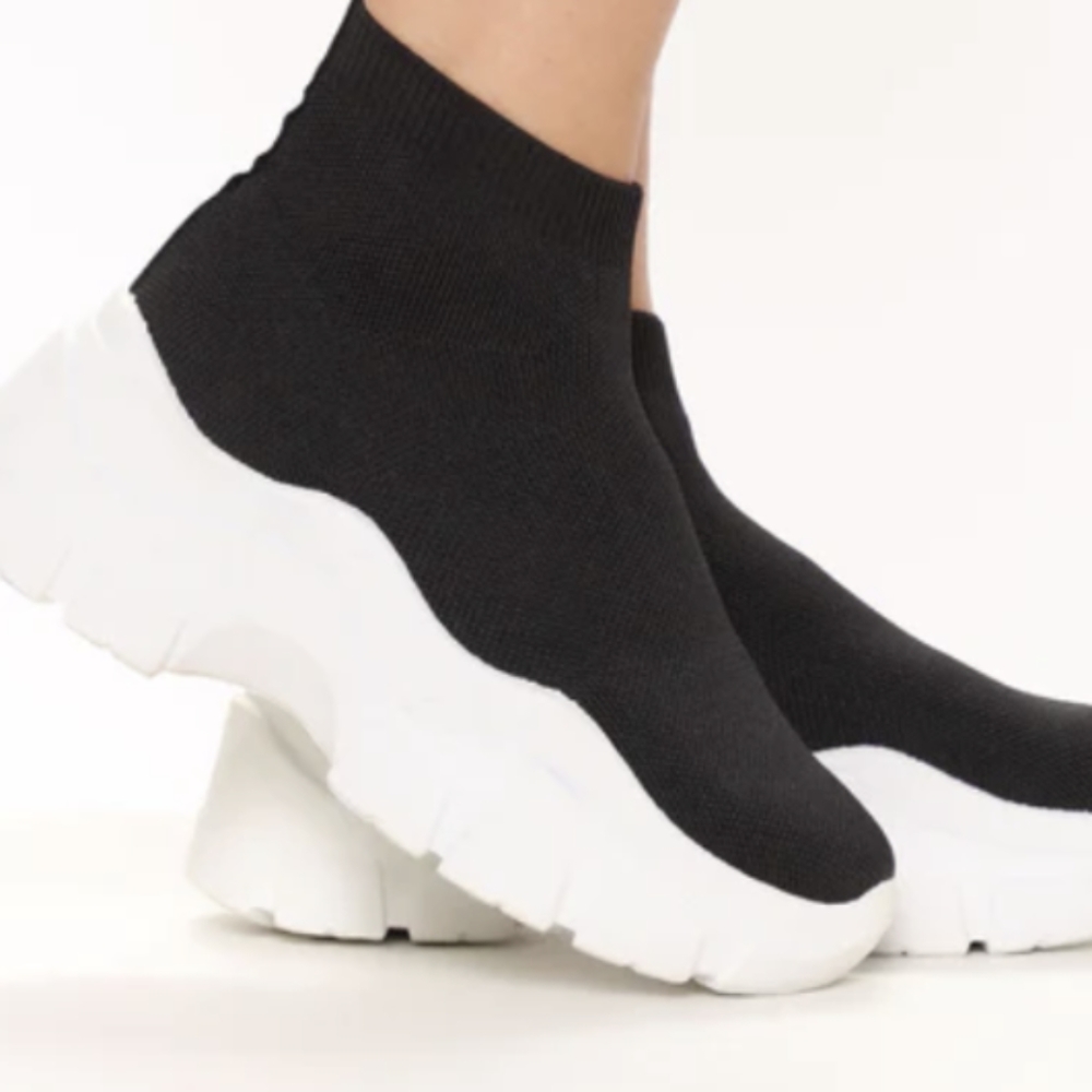 Fashion Nova Activated Platform Sneakers -Black